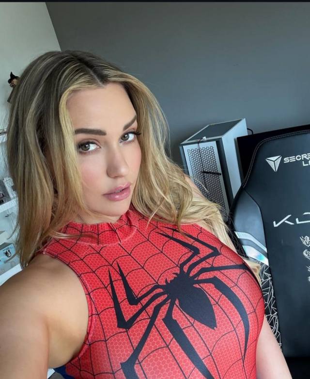 NO PAYMENT REQUIRED-SEXY SINGLE MOM AND LOOKING TO HAVE FUN I'm a sexy mom of two kids. A single mom and I'm very horny 🍑🍑💦