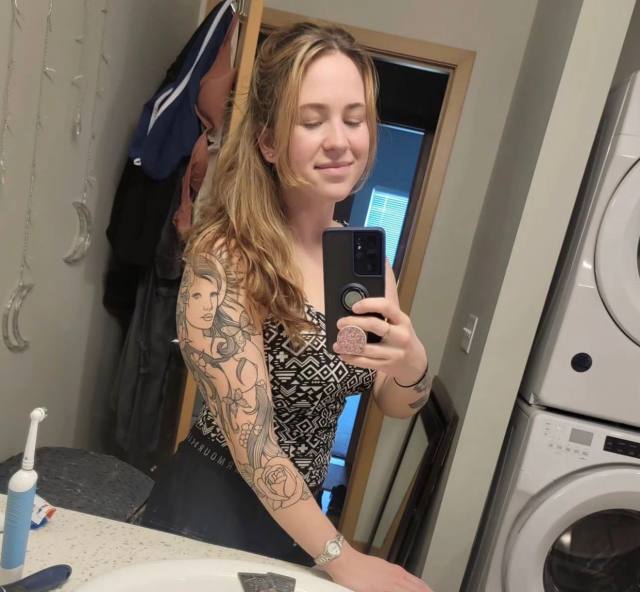 NO REQUIRED- SEXY SINGLE MOM FOR MEET AND FUCK AS LONG AS YOU KNOW HOW TO USE YOUR DIVK 🍑🍑💦💦🍆